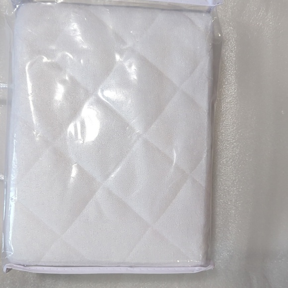 2Pk Margaux & May Premium Ultra Soft Bamboo Waterproof Crib Mattress Protector - Picture 2 of 6